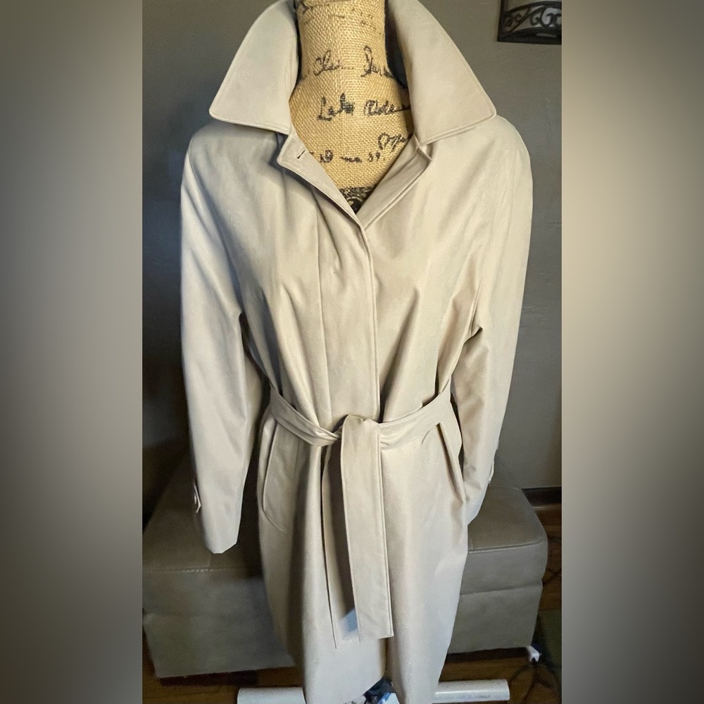 London Fog Tan Trench Rain Coat with Belted Waist and Hooded Sz MP PTP 21.5”